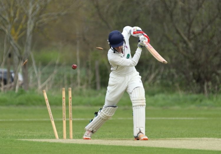 Voneus Village Cup 2024: Richard Knight stars as Yorkshire, Oxfordshire and Hants get underway